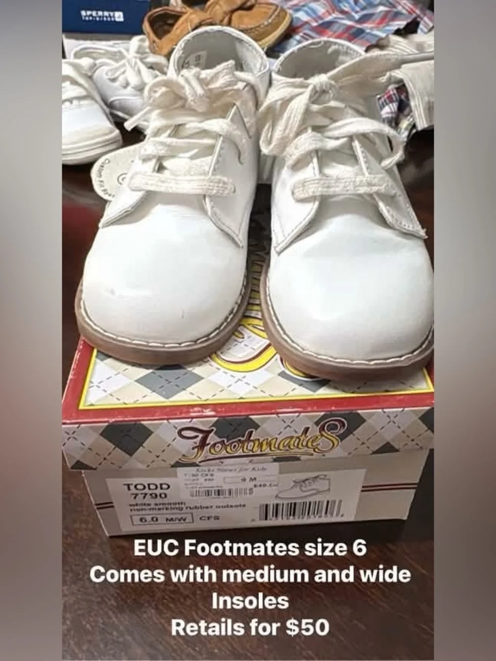 FootMates White Kids Dress Shoes with Tan Trim